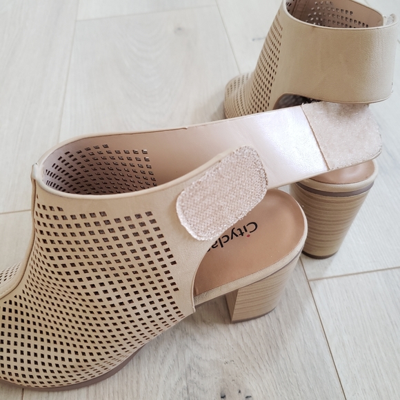 City Classified Peep Toe Slingback Chunky Stacked Heel Ankle Bootie 7 - Picture 2 of 7